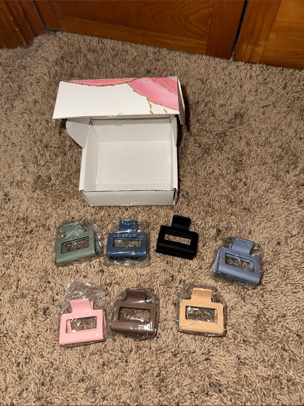 NEW set of 7 Rectangular Hair Clips